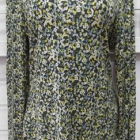 blusa cuello alto flores verdes