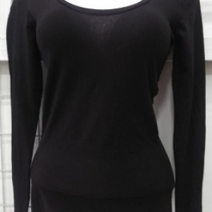 blusa basica negra