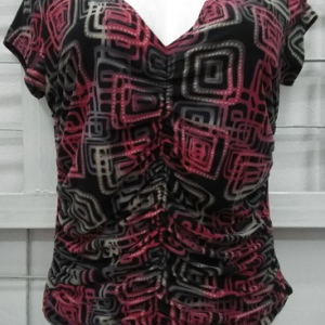 blusa negra cuadros beige y vino